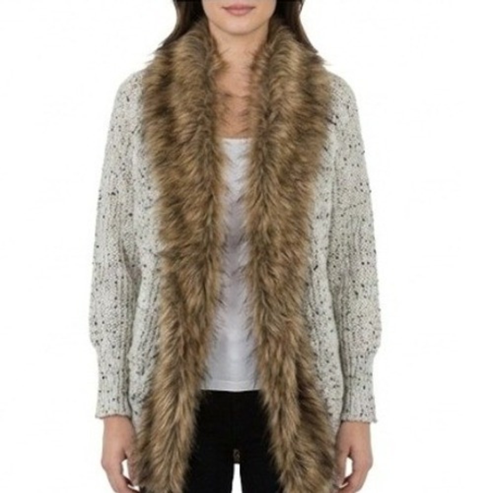 On Blue Cardigan Sweater Womens Medium Beige Open Front Faux Fur Trim Cable Knit